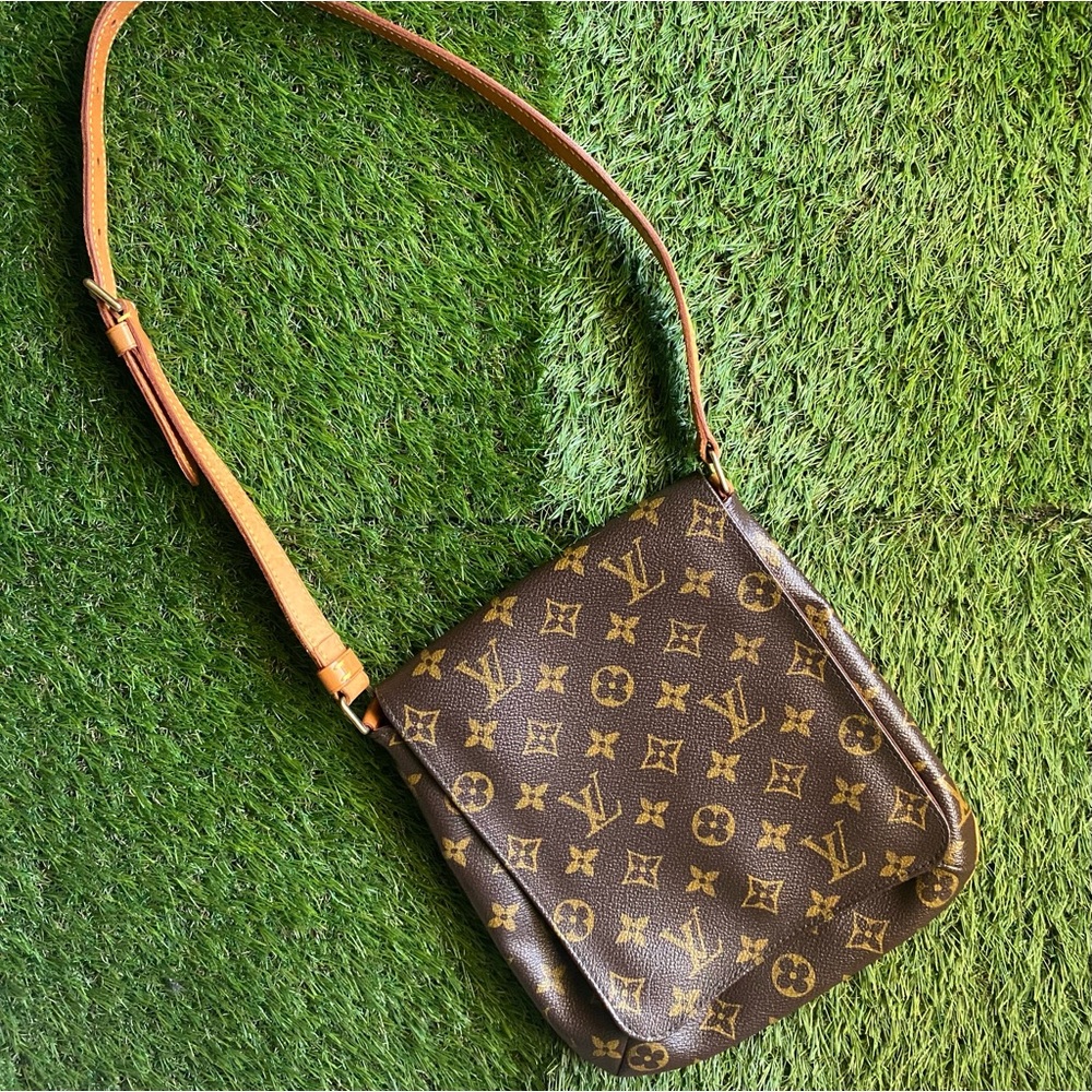 Louis Vuitton Mussette Salsa